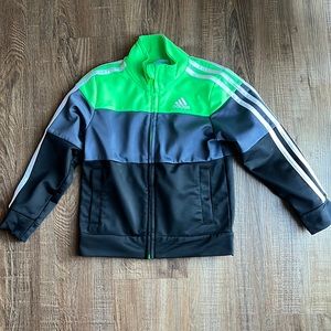Like new! Adidas track suit in 3T with tri color jacket